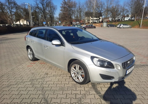 Volvo V60 cena 27500 przebieg: 305000, rok produkcji 2011 z Kielce małe 106